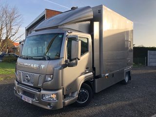 Nissan NT 500 REFRIGERATED BOX WITH MEAT HANGING ! VERKOCHT !