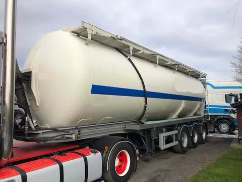 Benalu tipper silo for liquid manure transport ! VERKOCHT !